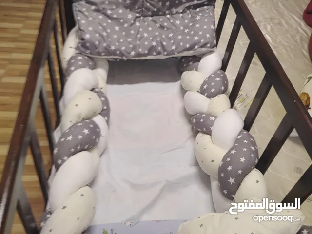 سرير اطفال يكفي لعمر 4 سنوات