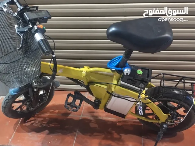 سكوتر كهربائي بحالة ممتازة