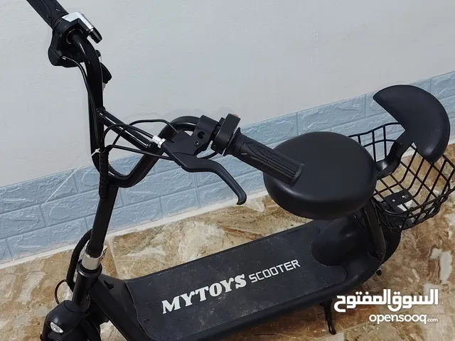 سكوتر مقعد ثابت
