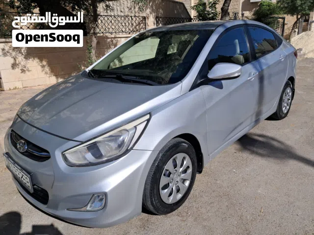 2017 هيونداي اكسنت Standard