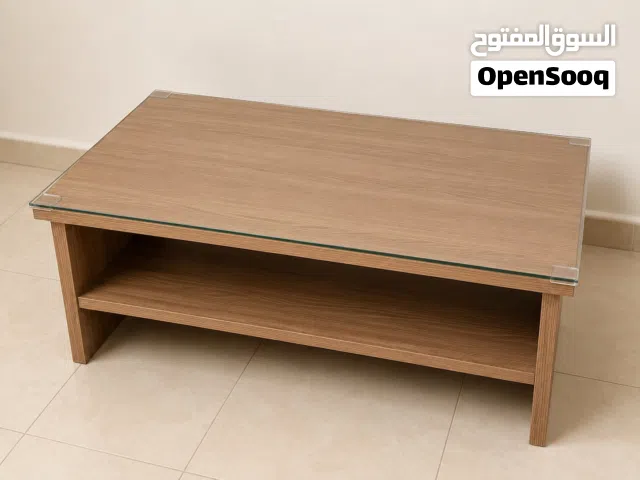 طاولة قهوة خشبية عصرية مع رف سفلي – تصميم أنيق وعملية للاستخدام اليومي