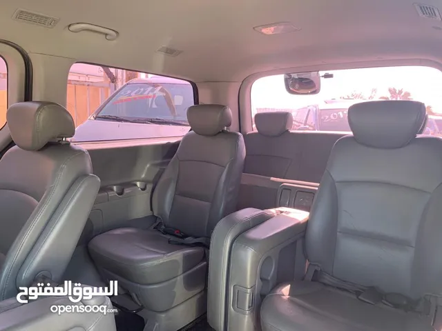 باص للتوصيل (11 راكب) ستاركس