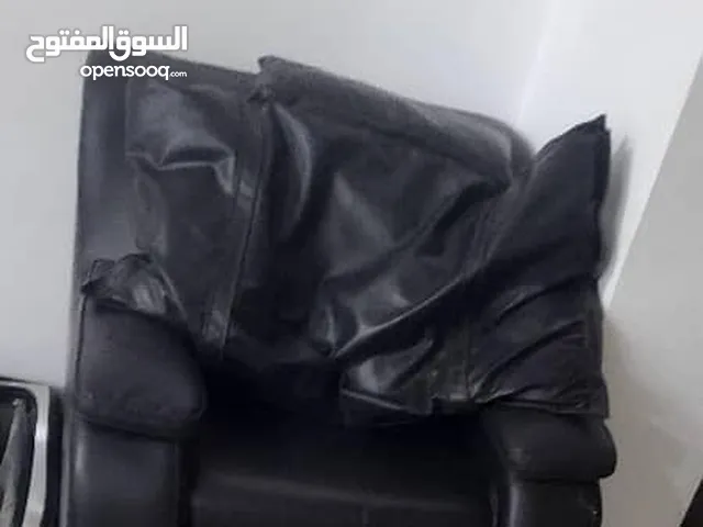 كنب جلد اسود