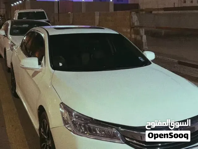 2015 هوندا اكورد DX