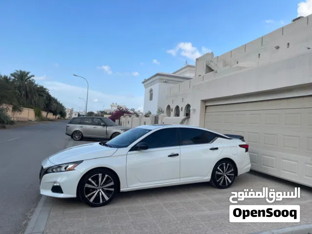 نيسان التيما