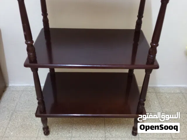 طاولة خشب عملية وأنيقة 3 رفوف