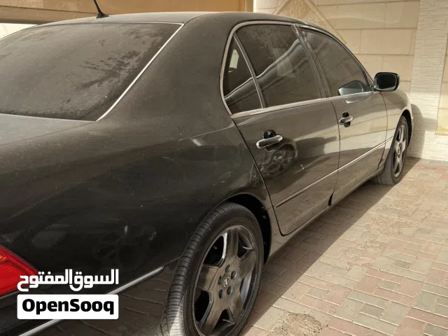للبيع لكزس 430 موديل 2002 سكراب او الي يبا يشتريها