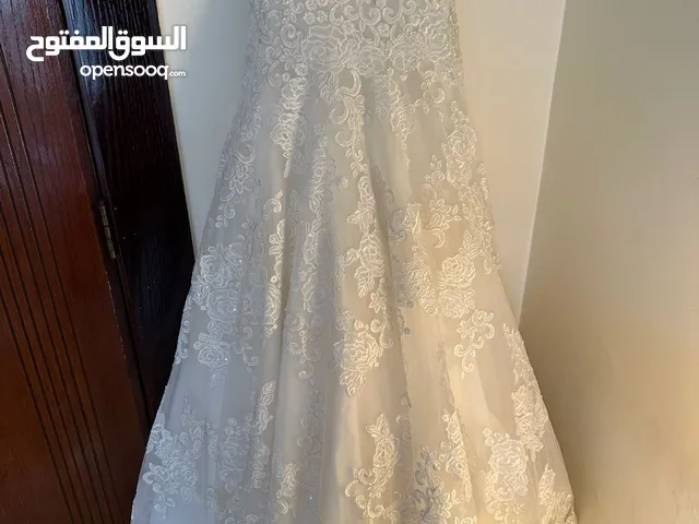 فستان عروس مستعمل مرة واحدة يوم العرس موديل ايطالي كثير راقي  مستعمل مرة واحدة   تم تخفيض السعر