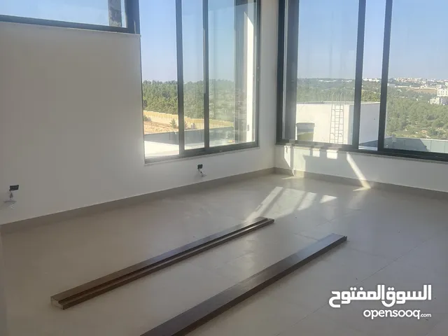 745m2 5 Bedrooms Villa for Sale in Amman Dabouq
