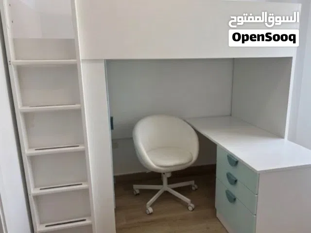 للبيع سريرين 90*200، مع كبت ومكتب مع خزانات وكرسيين  السعر للسريرين: 1400 درهم  والسرير الواحد ب 7