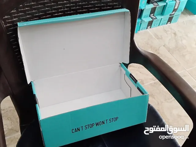 كرتونه أحذية عاليه الجوده من 40 الي 46