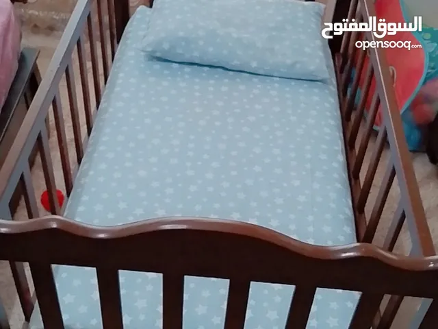 سرير اطفال للبيع