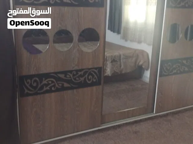 غرفة نوم وطقم كنبايات للبيع