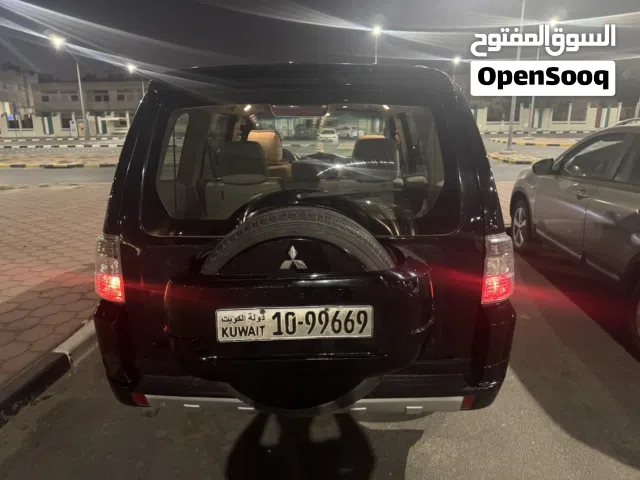 2012 ميتسوبيشي باجيرو GLS
