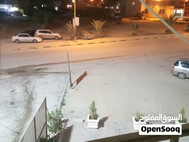 مبنى يتكون من طابقين للايجار استثماري خدمى وليس سكنى