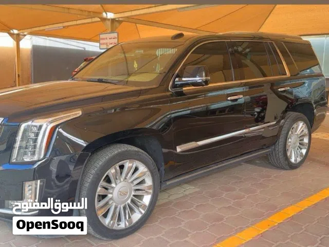 9500 وقابل للتفاوض ، للبيع كاديلاك اسكاليد 2018 وارد الغانم 10 غيار