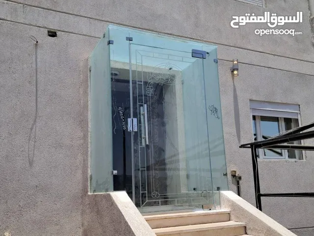 فني زجاج سكريت ومرايا خدمة جميع مناطق الكويت