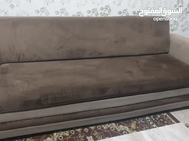 طقم كنب 7 مقاعد مستعمل بحالة جيدة ديوان حديد عدد 2 مستعملين بحالة ممتازة