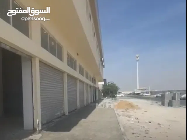 للإيجار السنوي – 3 محلات تجارية في عجمان-الموقع: الجرف الصناعية 1