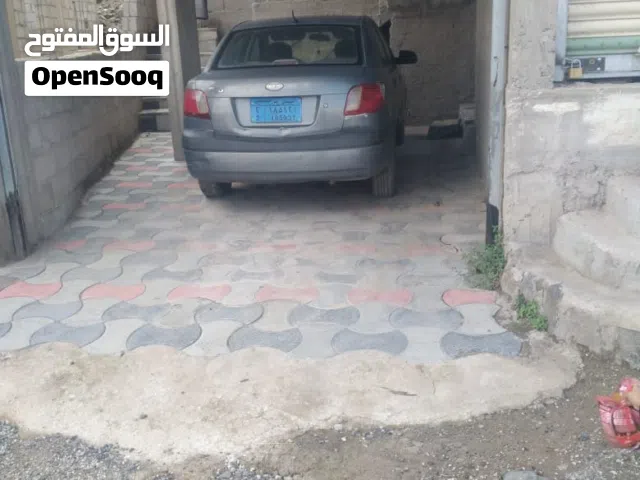2009 كيا ريو Standard