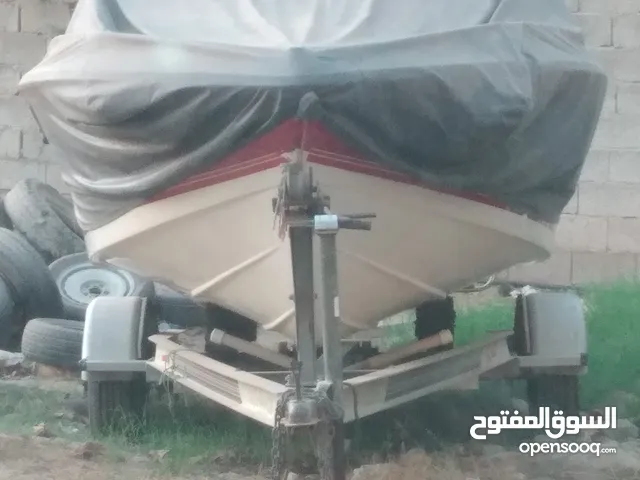 قارب نزها أمريكي للبيع