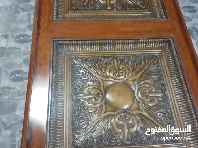 طاولات وسط خشب زان ثقيل محفورة استعمال بسيط