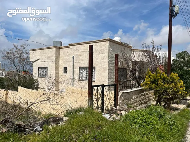 300 m2 More than 6 bedrooms Villa for Sale in Amman Safut