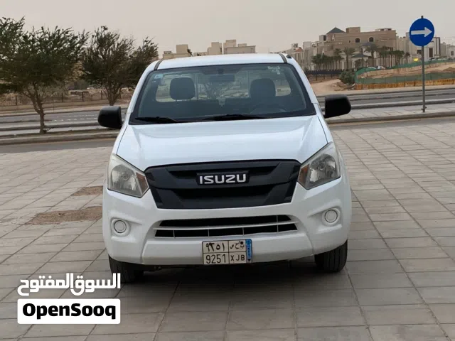 2016 ايسوزو D-ماكس Standard