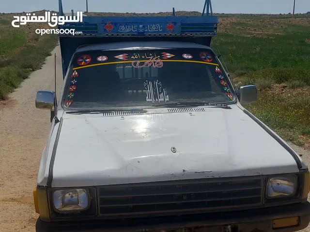 Toyota Hilux 1984 in Ma'an