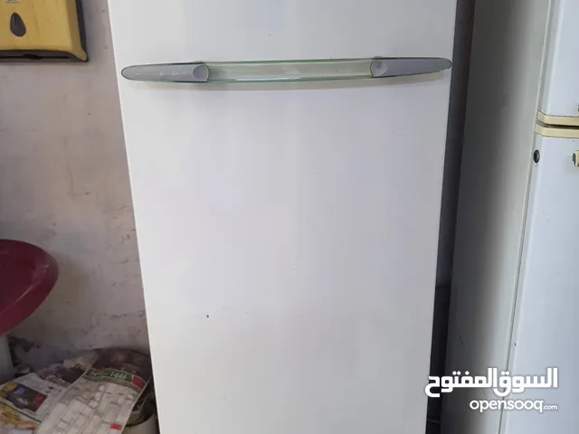 للبيع فريزر ويرلبول 400 لتر مستخدمة