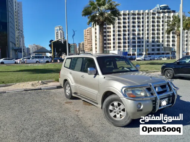 2006 ميتسوبيشي باجيرو GLS