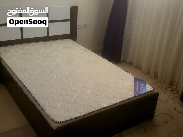 سرير شخص ونص مع الفرش للبيع