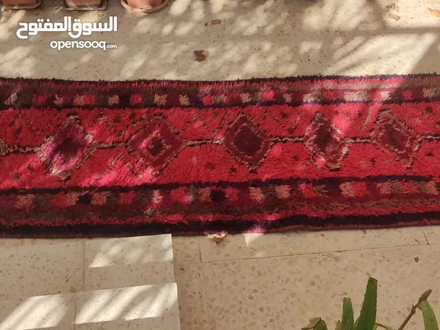 ثلاث بساطات صوف طبيعي شغل يدوي عالفحص احرق و شم الشعر الثلاة بسعر 175 دينار