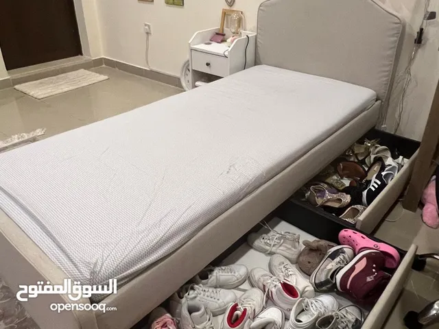 سرير طفلة - bed
