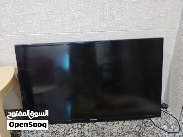شاشه سامسونج 43 عطلانه شنو بيها ماعرف ع الاغلب شمعات بدون كسر 50 الف وبيها مجال