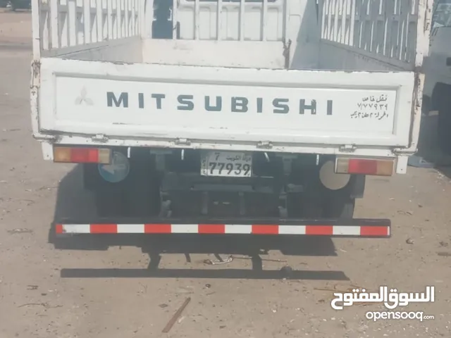 Box Mitsubishi 1996 in Kuwait City