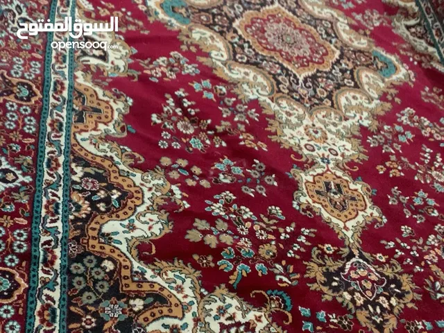 زوليه تركيه، نظيفه وشبه جديده 3*5، يوجد توصيل كافة المحافظات وبيها مجال للسعر، التواصل على الواتساب