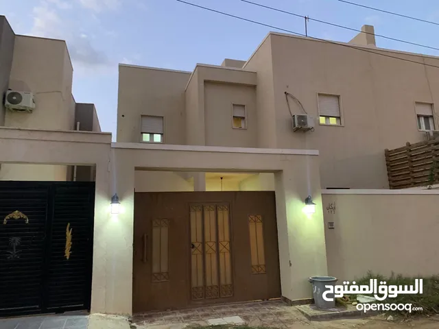 190 m2 3 Bedrooms Villa for Rent in Tripoli Ain Zara