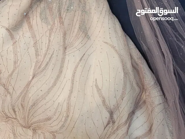 فستان فخم بقماش ممتاز ولمعه ساحره