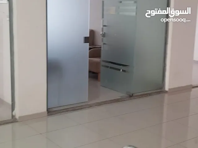 مكتب او محل للايجار موقع وسعر مميز
