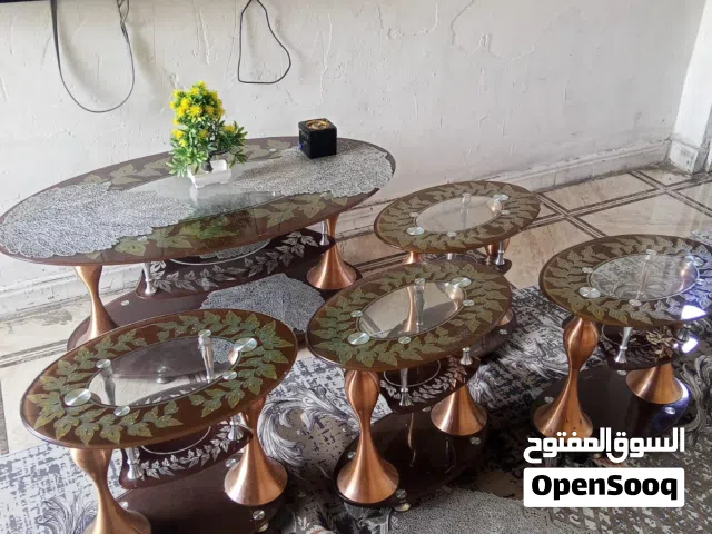 طاولات عدد خمسه كبيره وأربع حجم متوسط