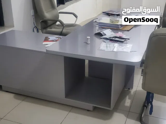 مكاتب مدير عام حرف ال  ومكاتب موظفين ماليزي