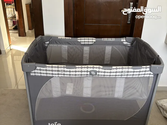 سرير بيبي سرير اطفال ماركة joie البريطانية