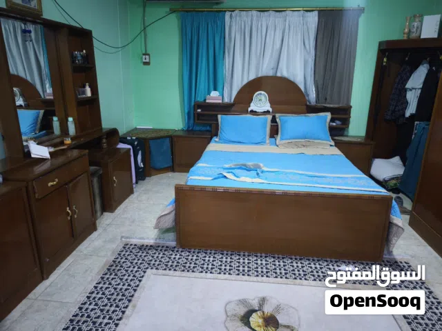 غرفة اخشاب مستعملة
