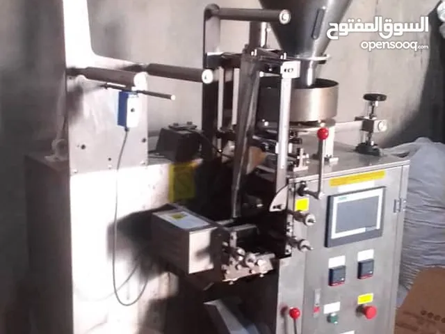 ماكينة تعبئة وتغليف السكر المربع الغنية عن التعريف بسرعة فائقة 120 ظرف في الدقيقة الواحدة جودة وسرعة