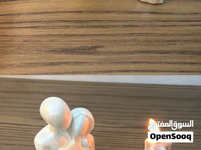 صناعه الحجر والشموع.