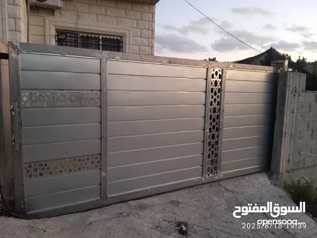 باب حديقة فلل
