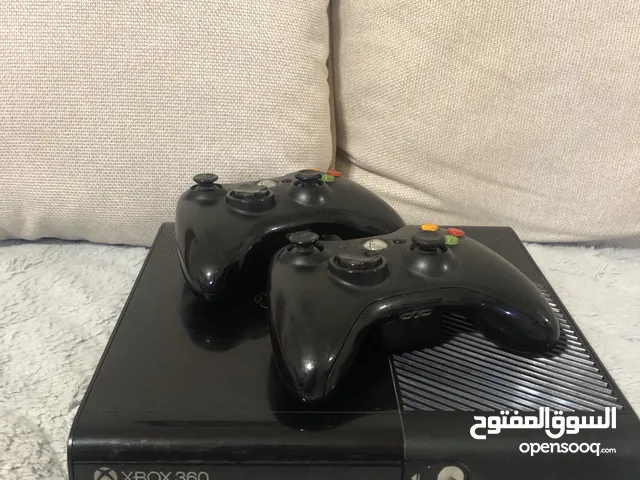 اكس بوكس 360 مهكره شبه جديد شغال 100٪
