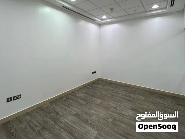مكتب تجاري مع فترة سماح للإيجار في القبلة