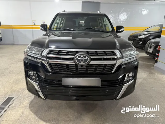 Toyota Land Cruiser GXR grand touring 4.0L V6  2019